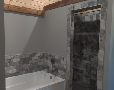 644 Durham Drive - Photo Thumbnail 8