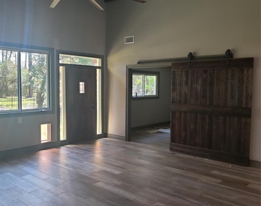 644 Durham Drive - Photo Thumbnail 6