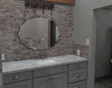 644 Durham Drive - Photo Thumbnail 7