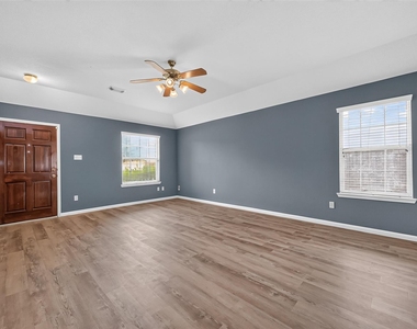 7218 Fox Hall Lane - Photo Thumbnail 2