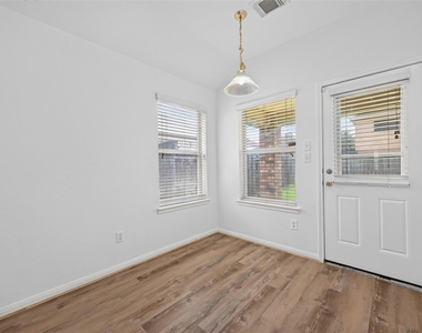 7218 Fox Hall Lane - Photo Thumbnail 5