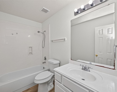 7218 Fox Hall Lane - Photo Thumbnail 8