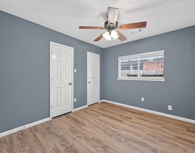 7218 Fox Hall Lane - Photo Thumbnail 9