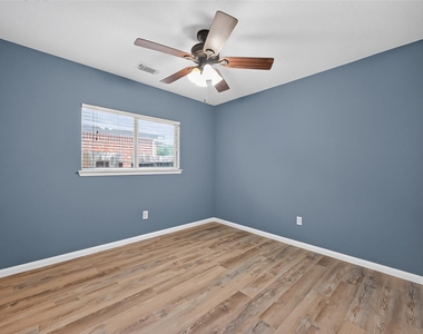 7218 Fox Hall Lane - Photo Thumbnail 6