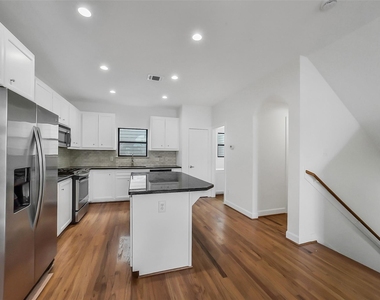 650 Westcross Street - Photo Thumbnail 17