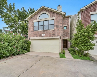 650 Westcross Street - Photo Thumbnail 6
