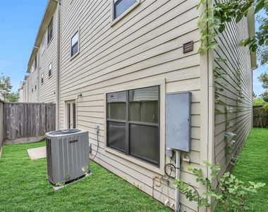 650 Westcross Street - Photo Thumbnail 34