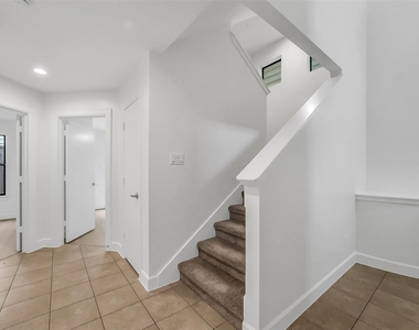 650 Westcross Street - Photo Thumbnail 9