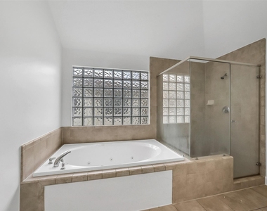650 Westcross Street - Photo Thumbnail 31