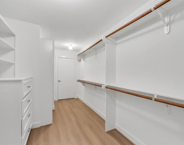 650 Westcross Street - Photo Thumbnail 32