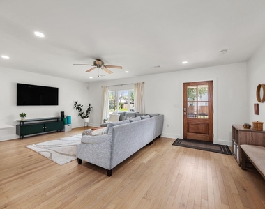 945 Dorothy Street - Photo Thumbnail 6