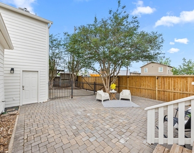 945 Dorothy Street - Photo Thumbnail 3