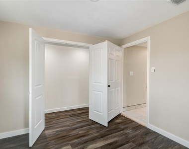 418 S Kansas Street - Photo Thumbnail 15