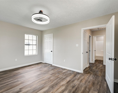 418 S Kansas Street - Photo Thumbnail 26