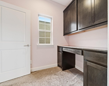 5735 Genoa Springs Lane - Photo Thumbnail 31