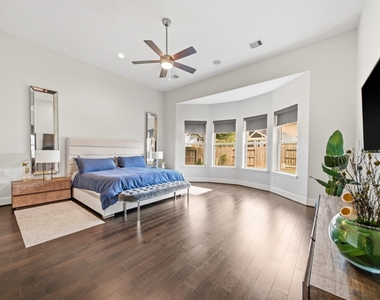 5735 Genoa Springs Lane - Photo Thumbnail 23