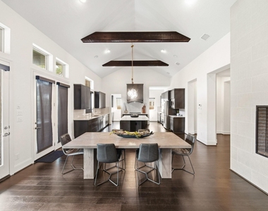 5735 Genoa Springs Lane - Photo Thumbnail 12
