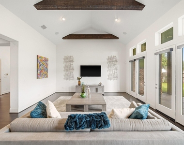 5735 Genoa Springs Lane - Photo Thumbnail 11