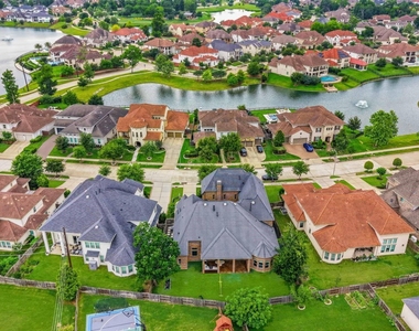 5735 Genoa Springs Lane - Photo Thumbnail 2