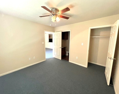 2508 S Houston Avenue - Photo Thumbnail 3