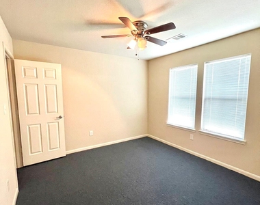 2508 S Houston Avenue - Photo Thumbnail 4