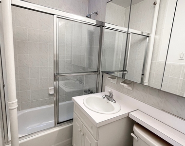 East 74 Street - Photo Thumbnail 2