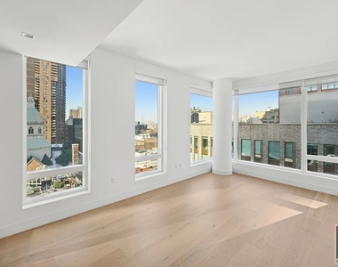 West 43rd Street - Photo Thumbnail 1