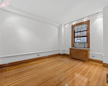 West 58 Street - Photo Thumbnail 5