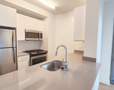 West 57th Street - Photo Thumbnail 1