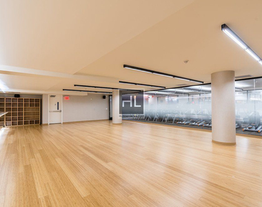 West 57th Street - Photo Thumbnail 10