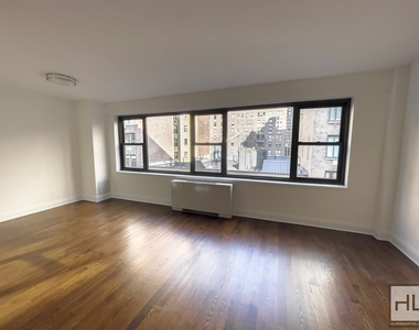 East 56 Street - Photo Thumbnail 2