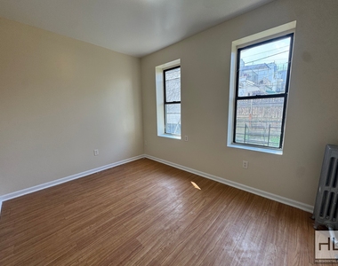 8 Avenue - Photo Thumbnail 3