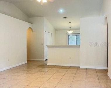 733 E Indiana Avenue - Photo Thumbnail 4