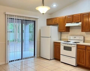 733 E Indiana Avenue - Photo Thumbnail 5