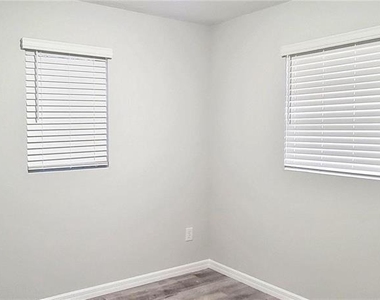 340 Tropical Ln - Photo Thumbnail 13