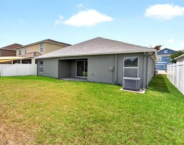13128 Royal Pines Avenue - Photo Thumbnail 3