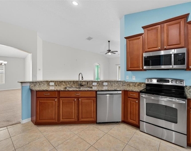 13128 Royal Pines Avenue - Photo Thumbnail 12