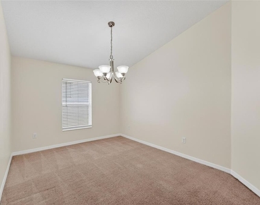 13128 Royal Pines Avenue - Photo Thumbnail 9