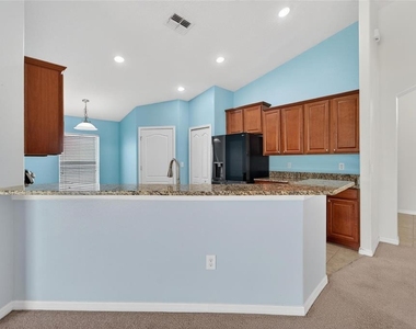 13128 Royal Pines Avenue - Photo Thumbnail 16