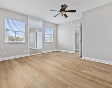 917 30th Avenue N - Photo Thumbnail 3