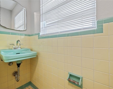 917 30th Avenue N - Photo Thumbnail 12