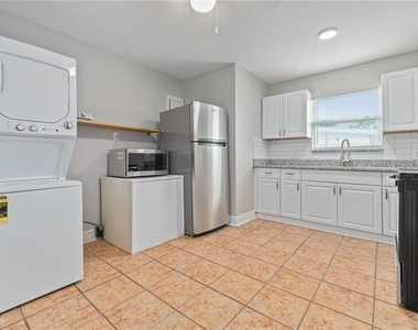 917 30th Avenue N - Photo Thumbnail 8