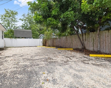 917 30th Avenue N - Photo Thumbnail 13