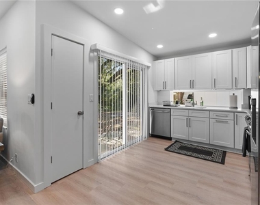 39 Florida Avenue - Photo Thumbnail 11