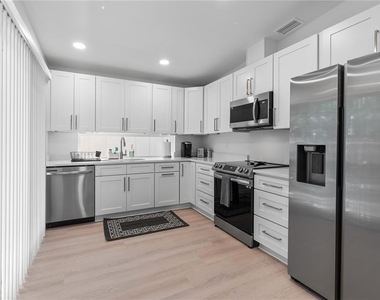 39 Florida Avenue - Photo Thumbnail 9