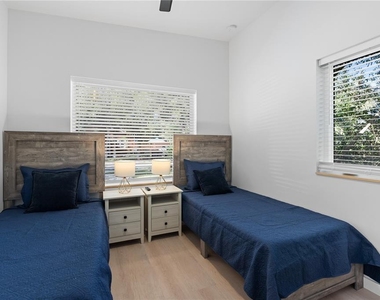 39 Florida Avenue - Photo Thumbnail 16