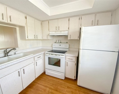 1370 Heather Ridge Boulevard - Photo Thumbnail 3