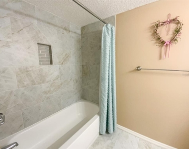 1370 Heather Ridge Boulevard - Photo Thumbnail 18