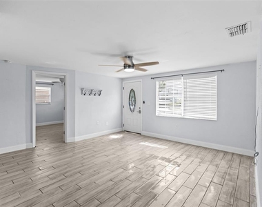 13916 Sommers Avenue - Photo Thumbnail 3