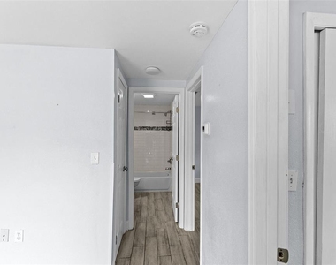 13916 Sommers Avenue - Photo Thumbnail 20